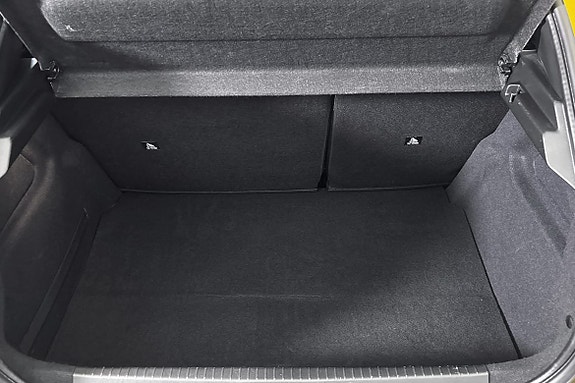 Peugeot 208 8 of 16