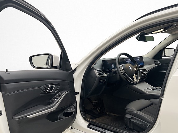 BMW 330e 10 of 30