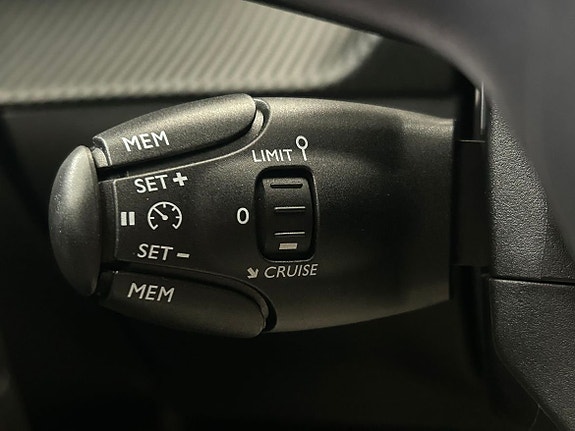 Peugeot 208 11 of 14