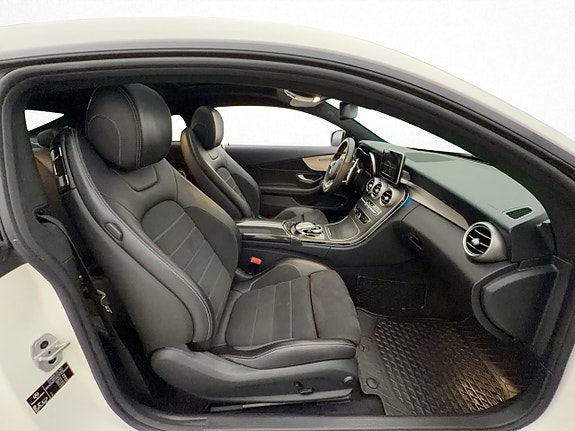 Mercedes-Benz C300 14 of 30