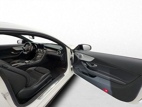 Mercedes-Benz C300 15 of 30