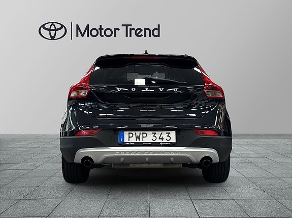 Volvo V40 Cross Country 4 of 14