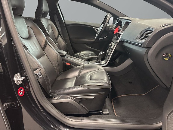 Volvo V40 Cross Country 7 of 14