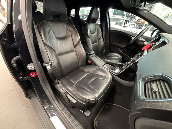 Volvo V40 Cross Country 13 of 14