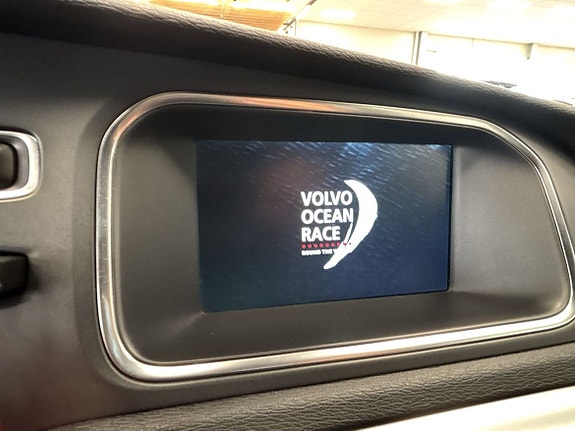 Volvo V40 Cross Country 14 of 14