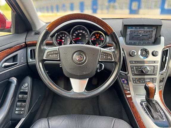 Cadillac CTS 13 of 23