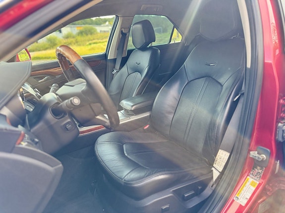 Cadillac CTS 9 of 23