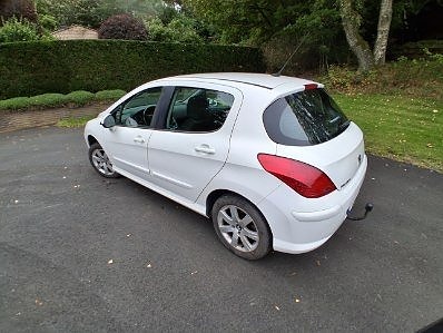 Peugeot 308 4 of 8