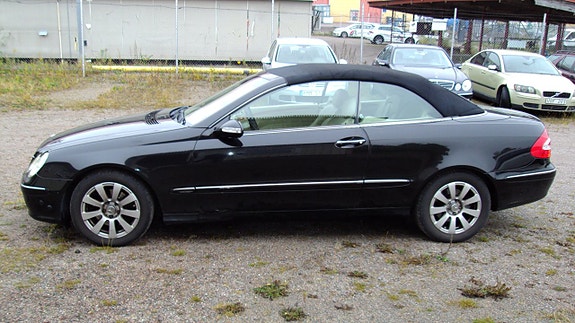 Mercedes-Benz CLK200 2 of 10