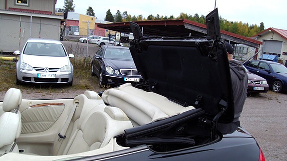 Mercedes-Benz CLK200 9 of 10