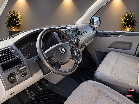 Volkswagen Transporter 7 of 10