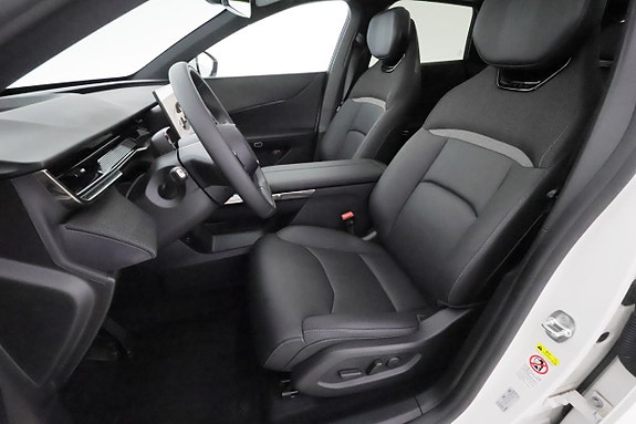Mazda CX-6e 12 of 30