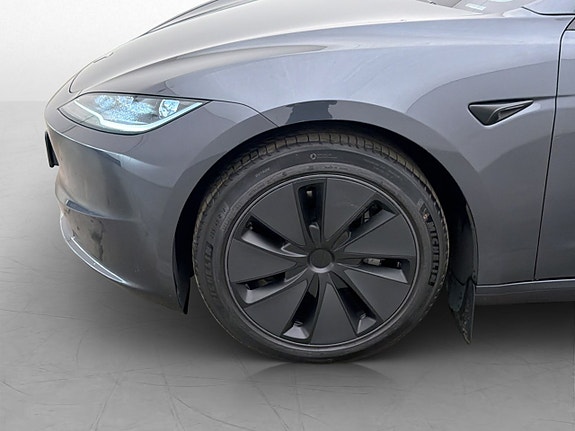 Tesla Model 3 11 of 30