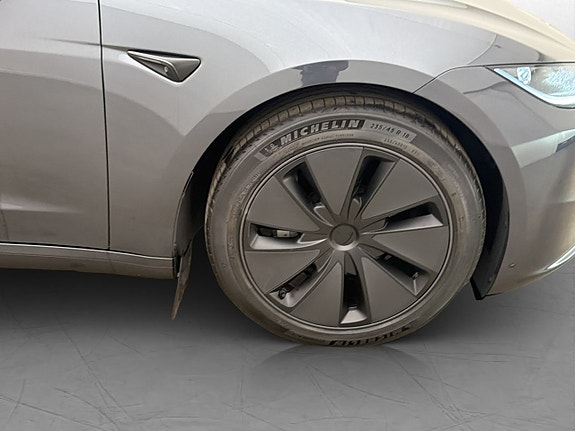 Tesla Model 3 14 of 30