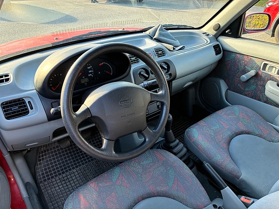 Nissan Micra 7 of 7