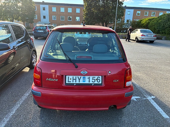 Nissan Micra 4 of 7