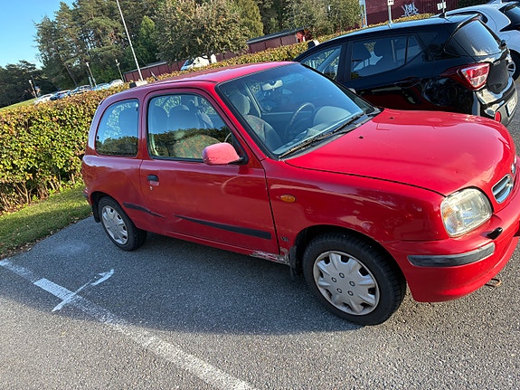 Nissan Micra 2 of 7