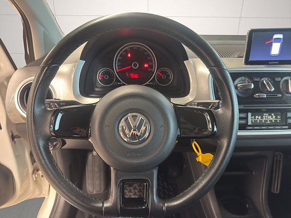 Volkswagen UP! 16 of 23