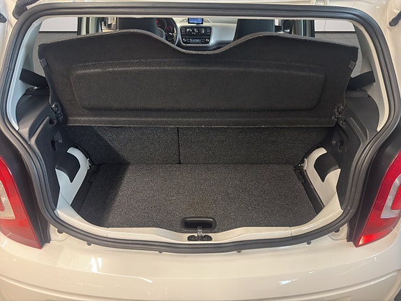 Volkswagen UP! 23 of 23