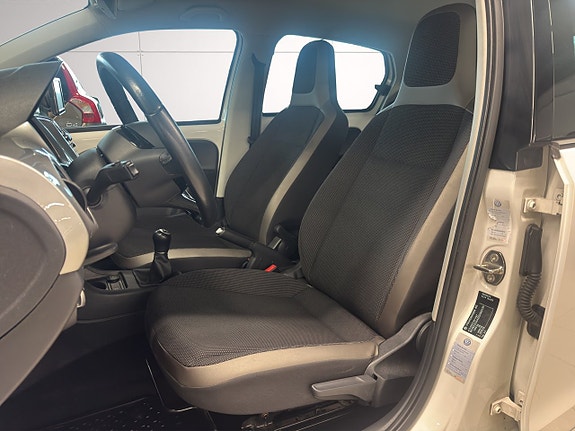 Volkswagen UP! 10 of 23