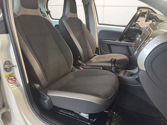 Volkswagen UP! 13 of 23