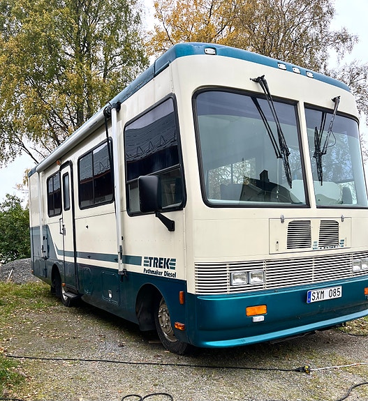 GMC Safari Trek Pathmaker 2 of 12