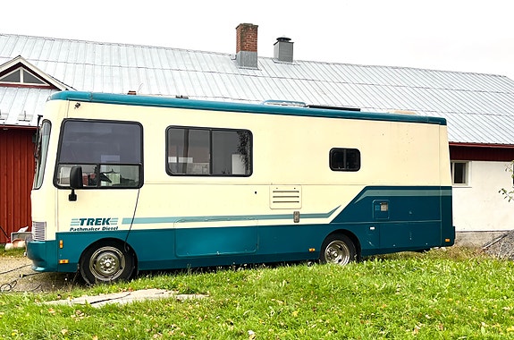 GMC Safari Trek Pathmaker 4 of 12