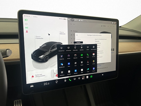 Tesla Model Y 23 of 30