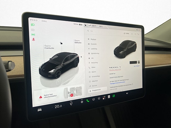 Tesla Model Y 26 of 30
