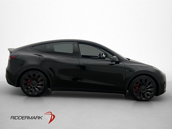 Tesla Model Y 10 of 30