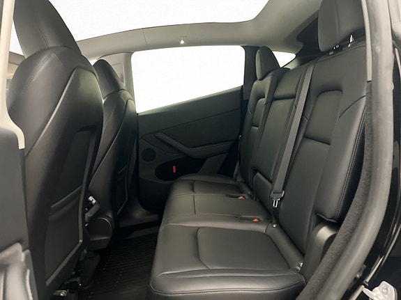 Tesla Model Y 30 of 30