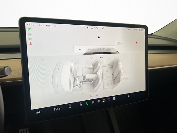 Tesla Model Y 25 of 30