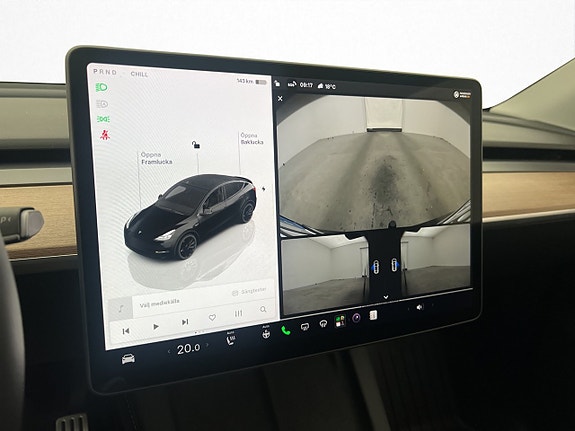 Tesla Model Y 20 of 30