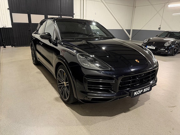 Porsche Cayenne Turbo S 3 of 19