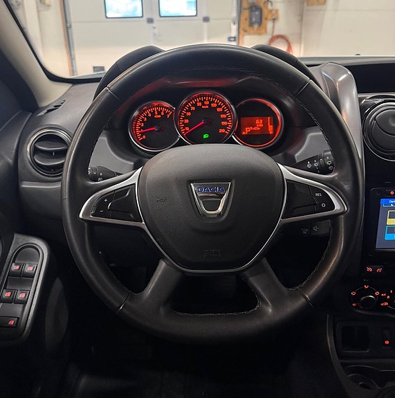 Dacia Duster 10 of 14