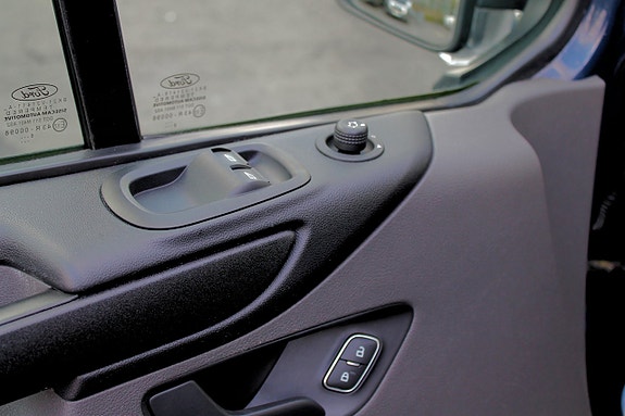 Ford Transit Custom 26 of 30