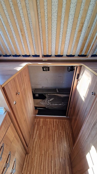 Bürstner T 570 Travelvan Garage 20 of 30