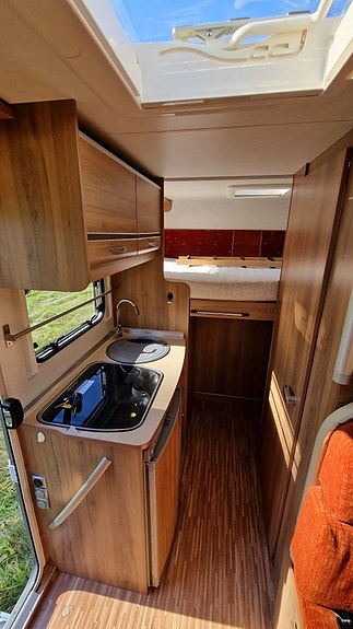Bürstner T 570 Travelvan Garage 16 of 30