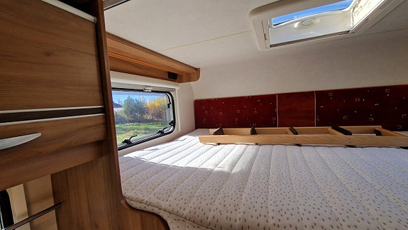 Bürstner T 570 Travelvan Garage 18 of 30