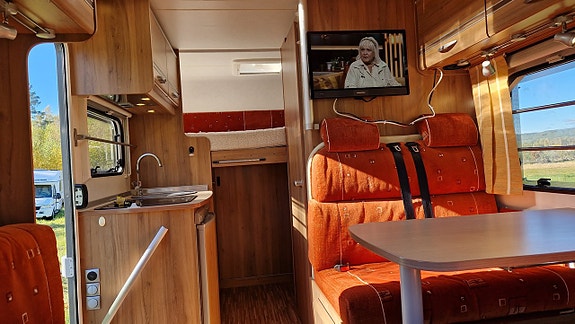 Bürstner T 570 Travelvan Garage 12 of 30