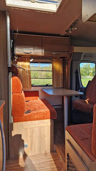 Bürstner T 570 Travelvan Garage 10 of 30