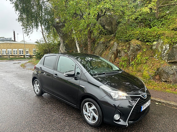 Toyota Yaris 7 of 7