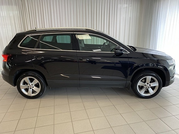 Skoda Karoq 2 of 10