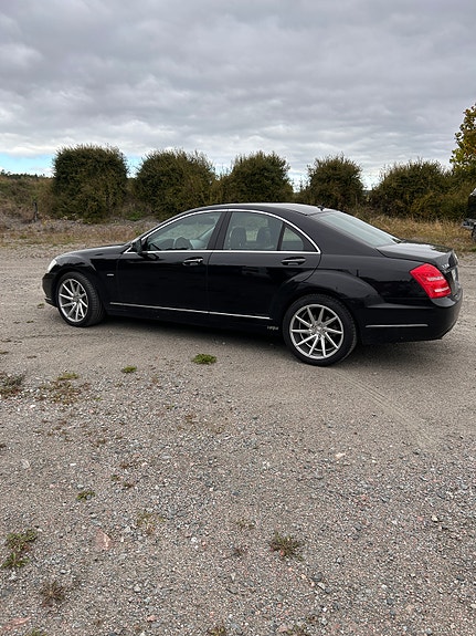 Mercedes-Benz S350 7 of 8