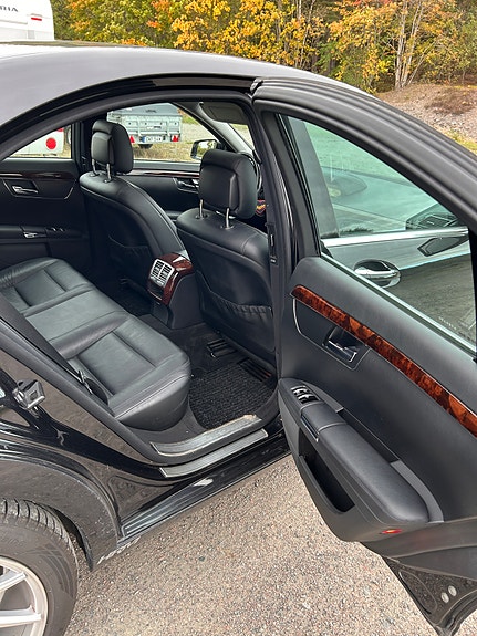 Mercedes-Benz S350 4 of 8