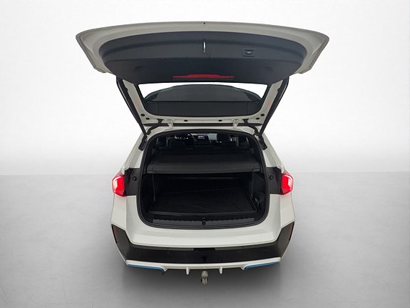 BMW iX1 28 of 30