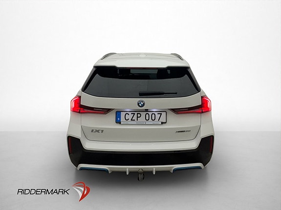 BMW iX1 8 of 30