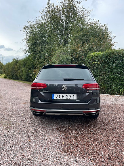 Volkswagen Passat Alltrack 5 of 19