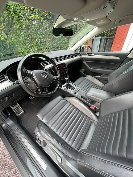 Volkswagen Passat Alltrack 9 of 19