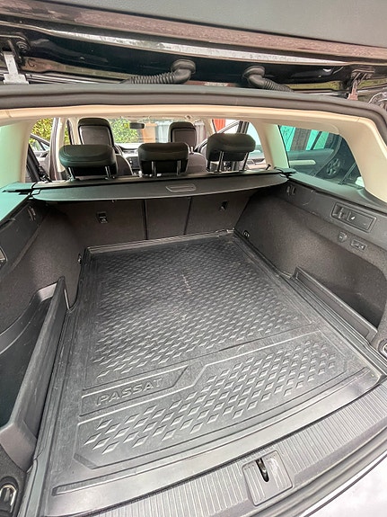Volkswagen Passat Alltrack 15 of 19